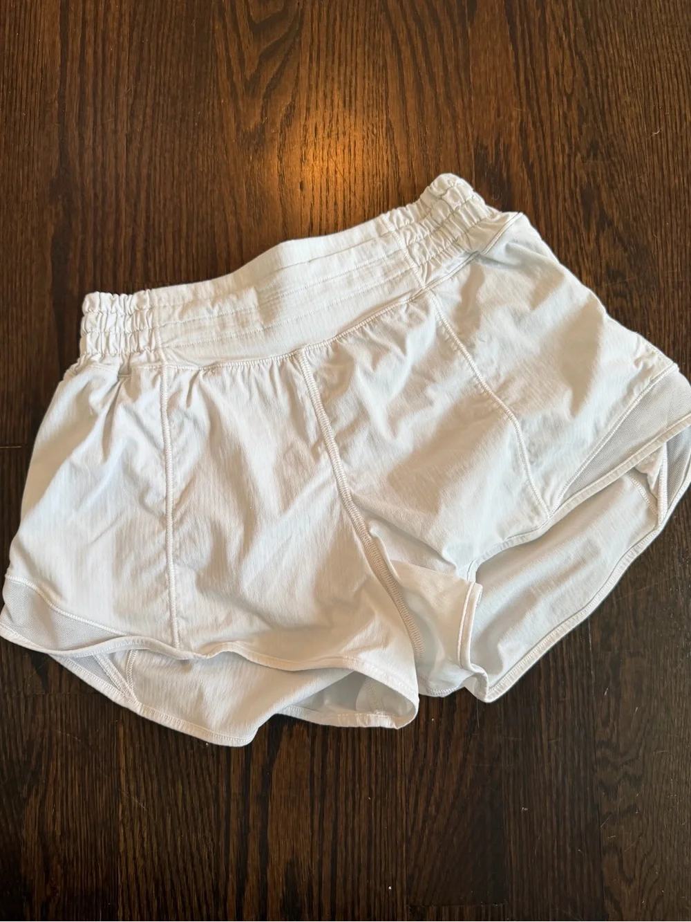 lululemon athletica Women's White Hotty Hot High Rise Shorts 2.5”